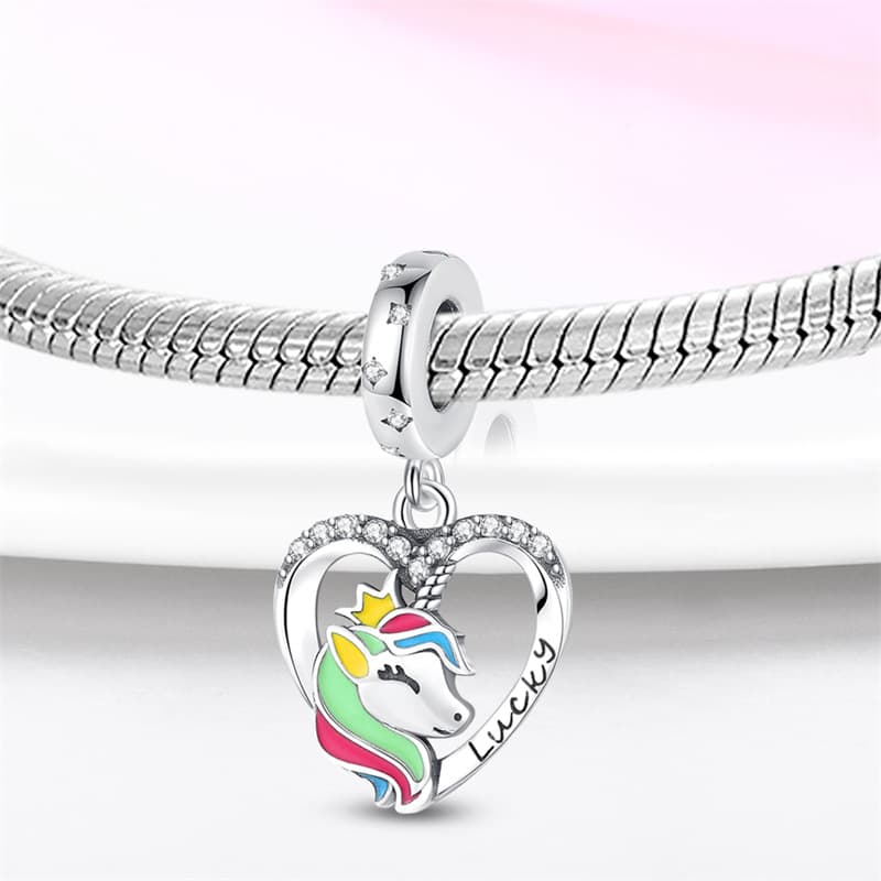 Unicorn charm, detail image 2