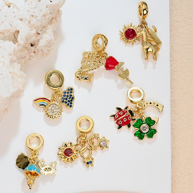 Llama charm, detail image 2