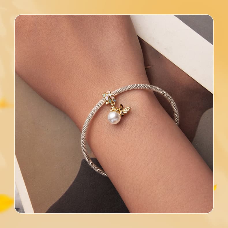 The Diligent Bee Charm
