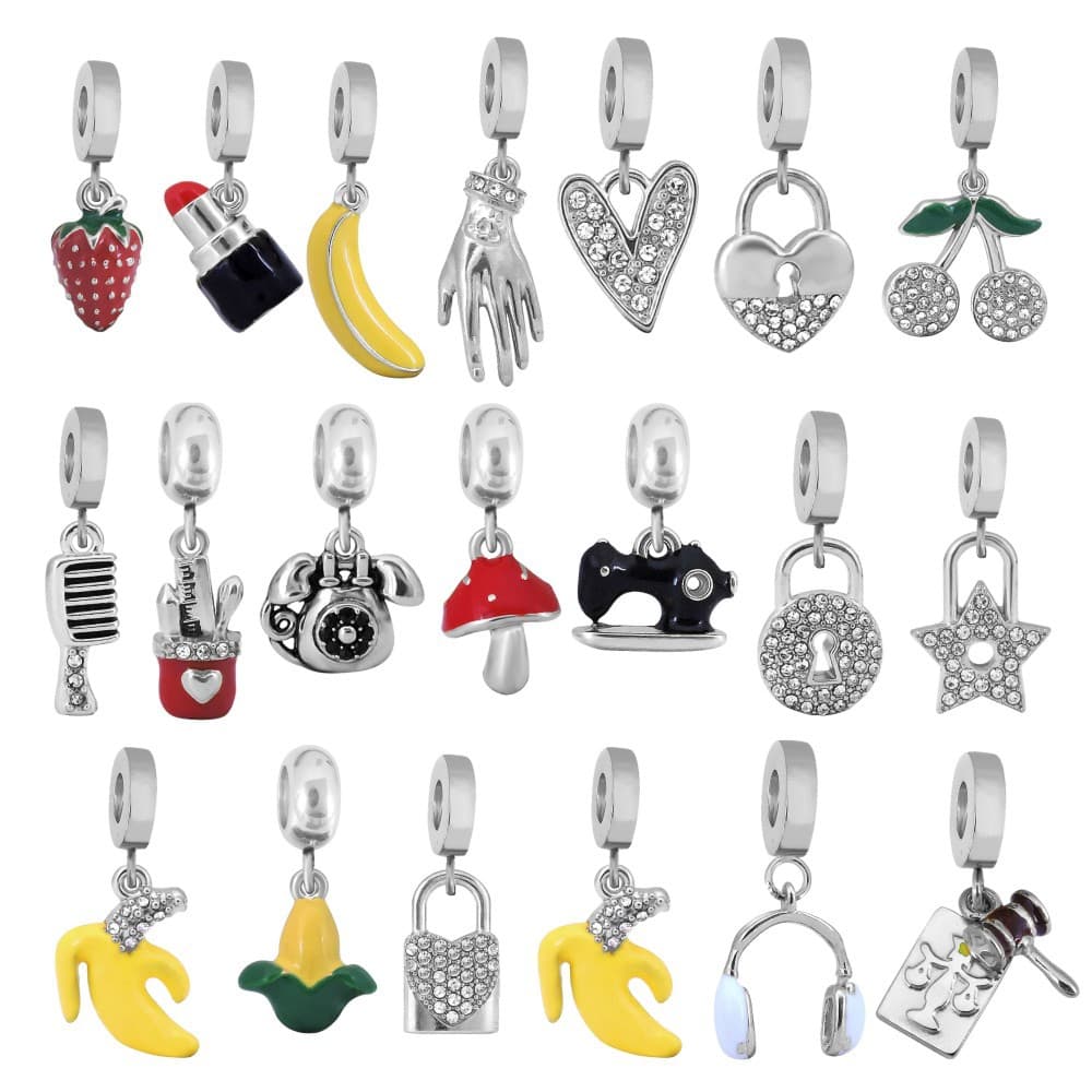 Lipstick charm, detail image 2
