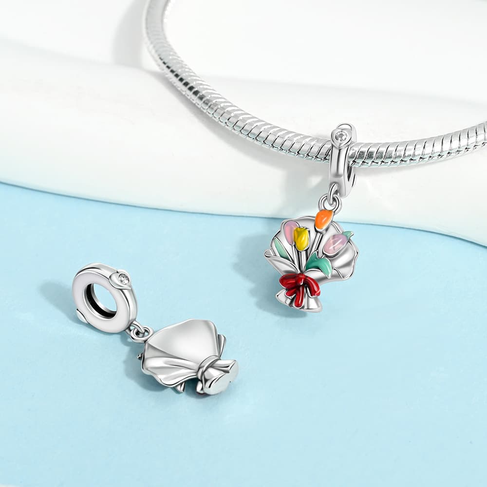 Tulip charm, detail image 2