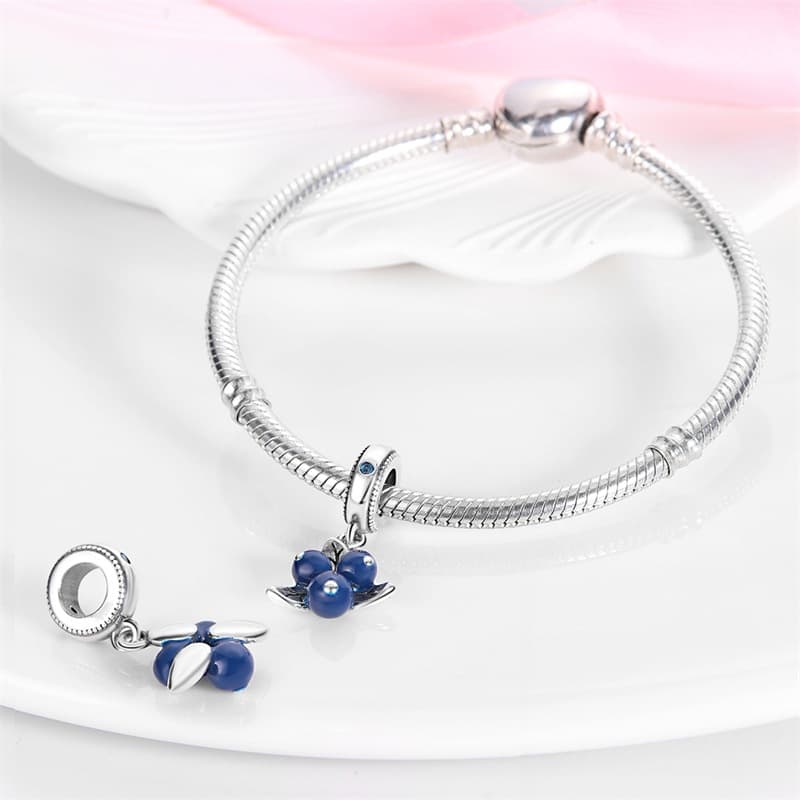 Blueberry charm, detail image 2