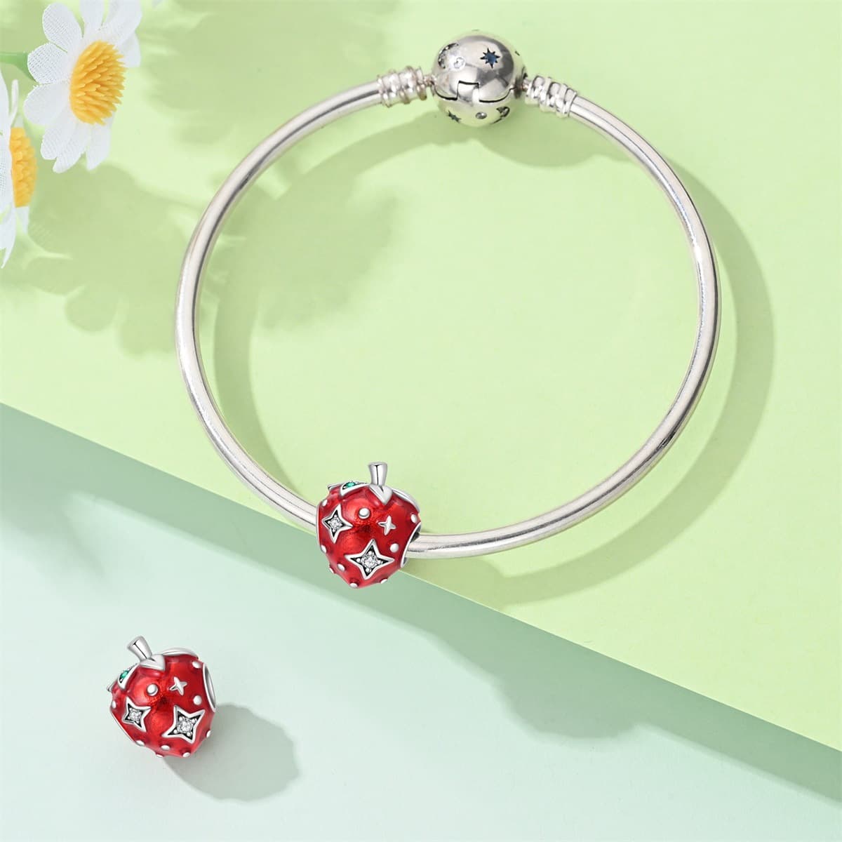 Strawberry Charm, detail image 2