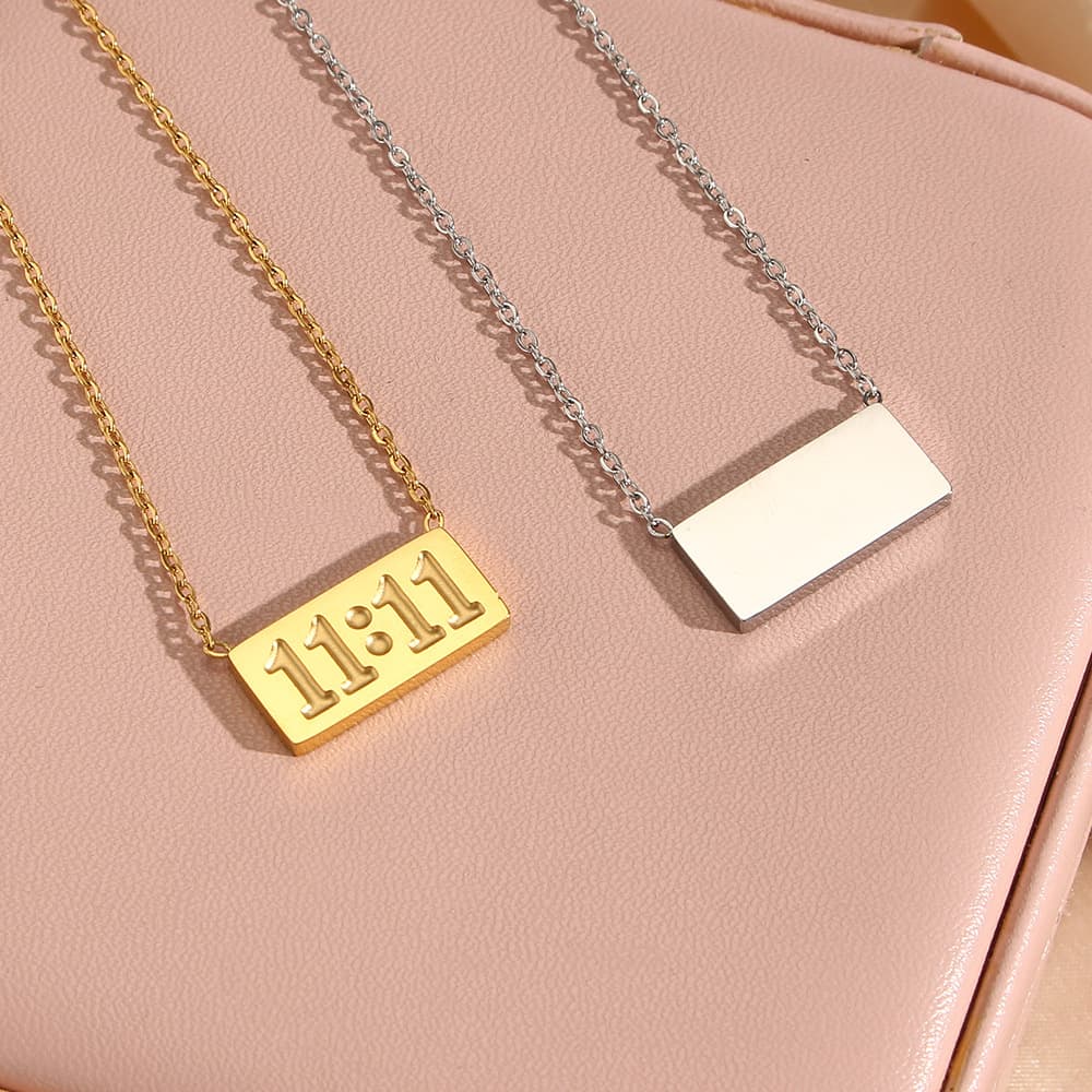 Simple stainless steel 18K gold-plated letter and number cube 11 necklace, detail image 2