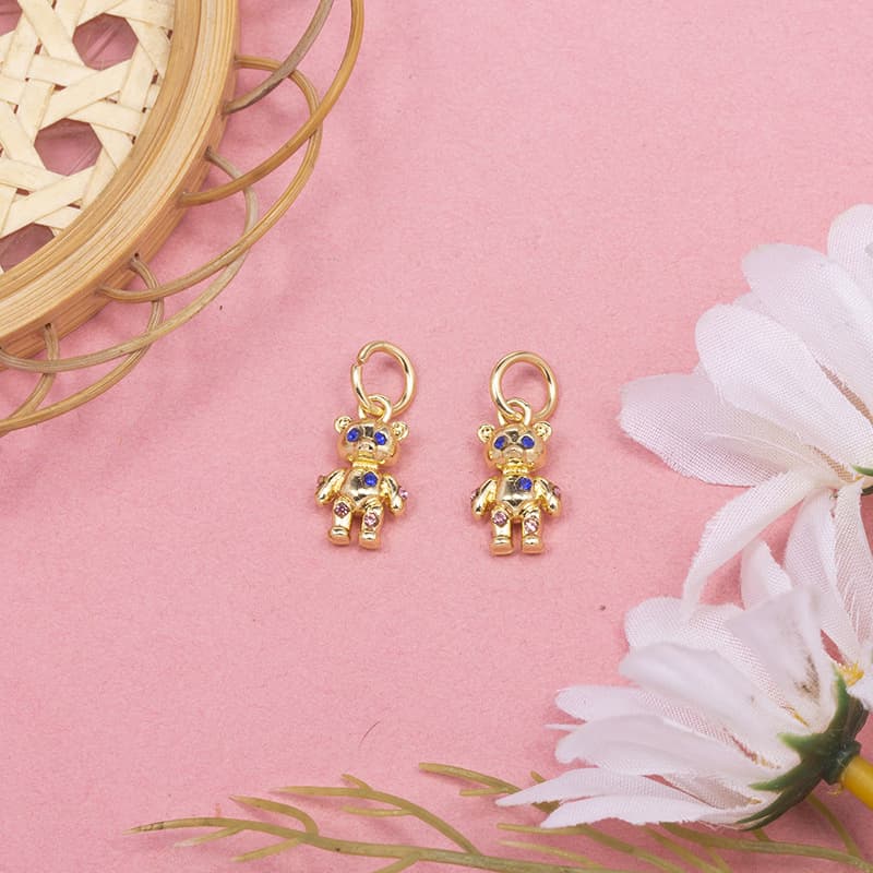 Golden teddy charm, detail image 2
