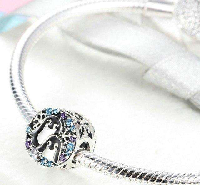 Penguin family charm, detail image 2