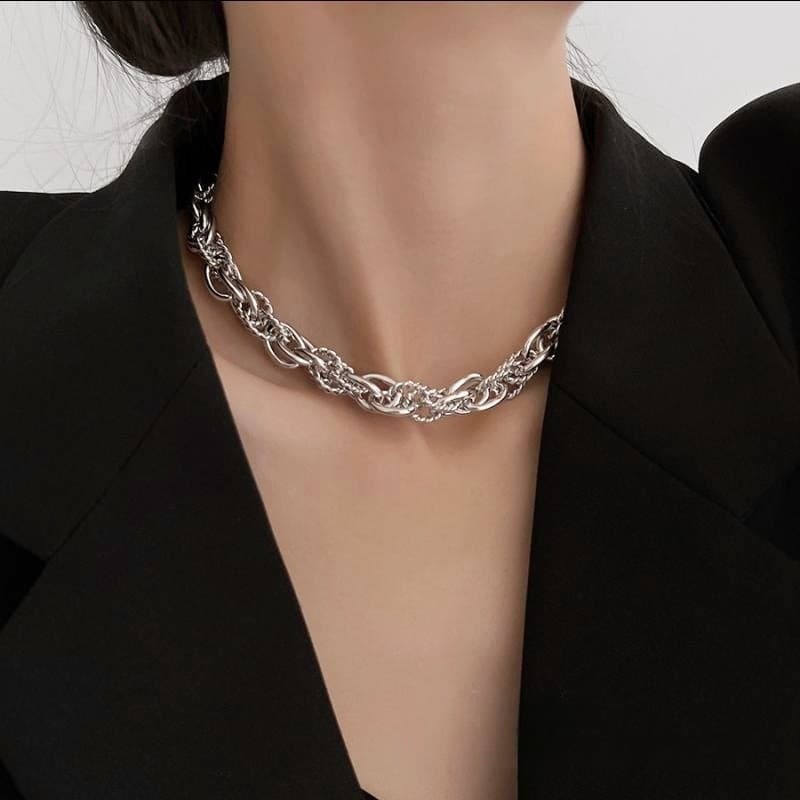 Silver, niche, vintage-inspired, high-end metal chunky chain necklace Silver twist necklace, detail image 2