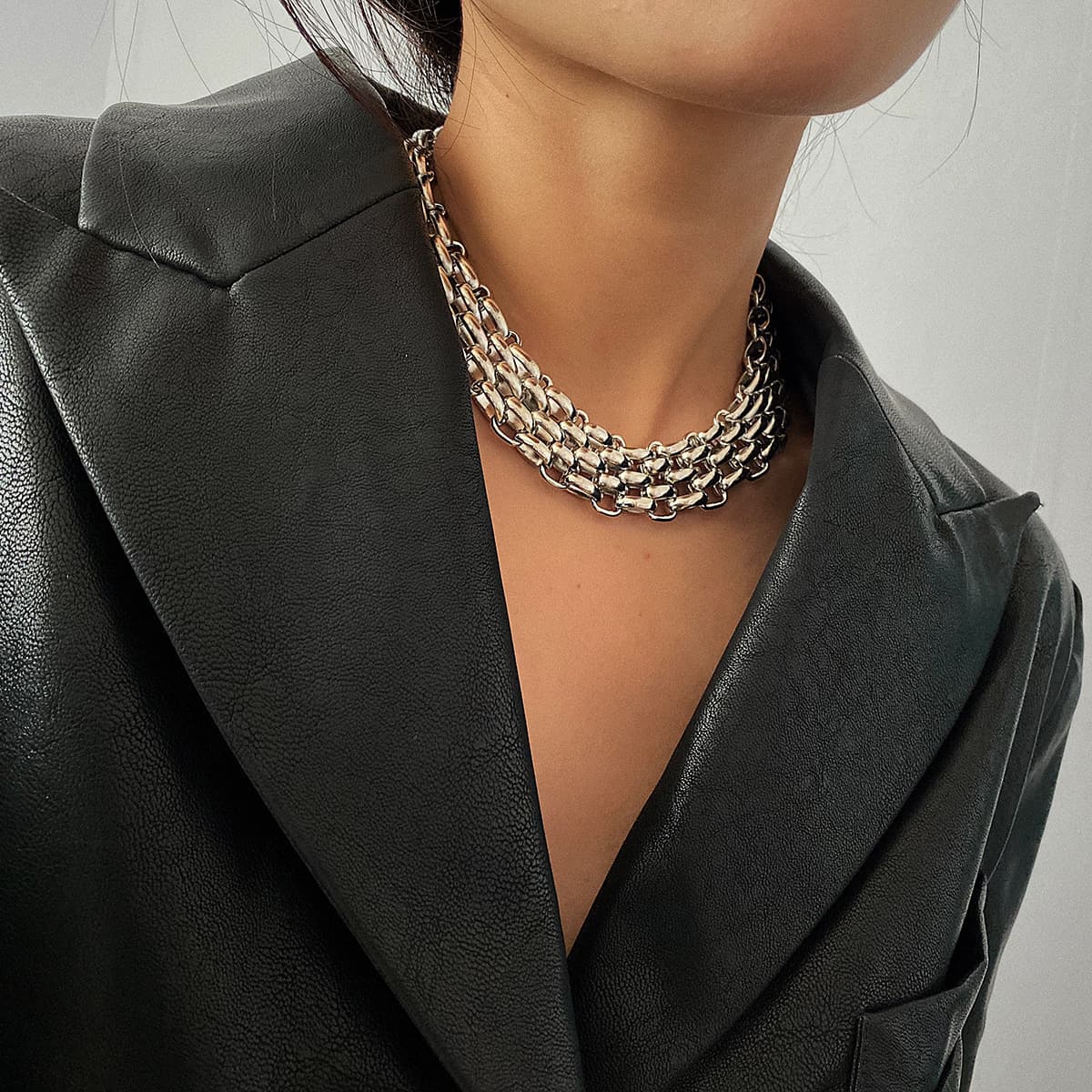 Retro minimalist metal sweater chain necklace, detail image 2