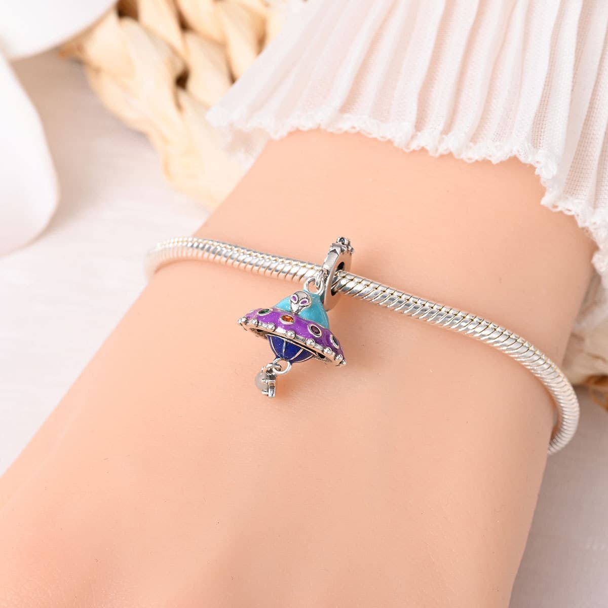 UFO charm, detail image 2