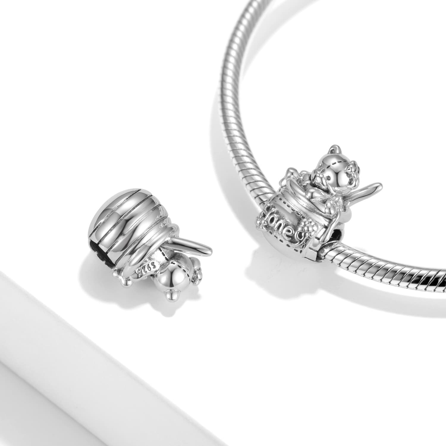 Honey charm, detail image 2