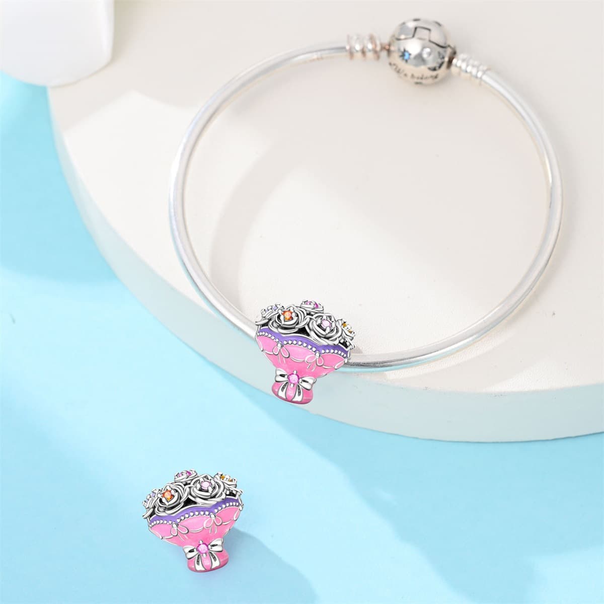 Flower bouquet charm, detail image 2