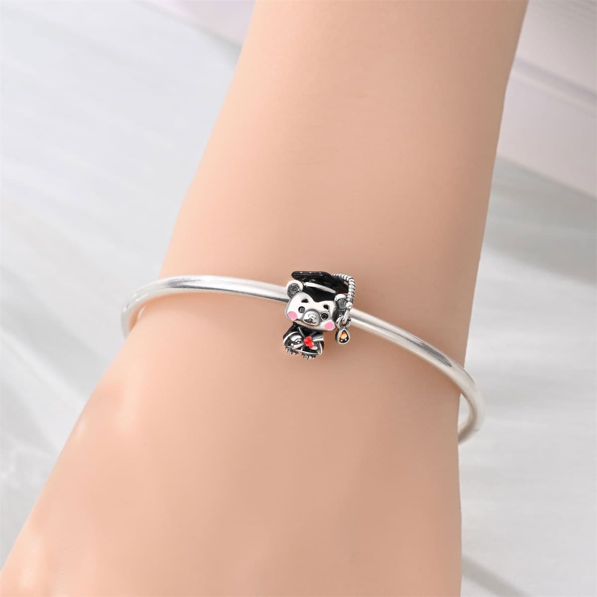 Graduation Bear Bead, detail image 2