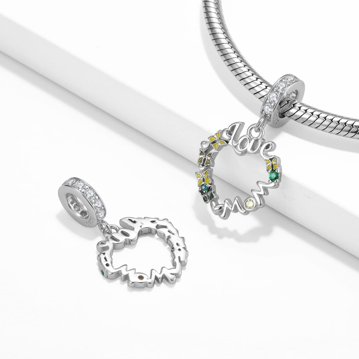Mom heart charm, detail image 2