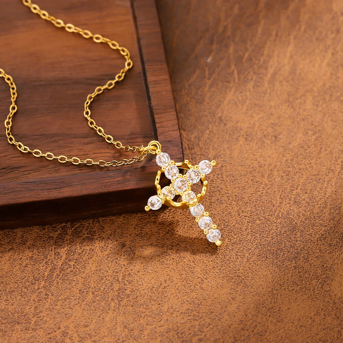 Creative and personalized titanium steel zircon cross necklace, detail image 2